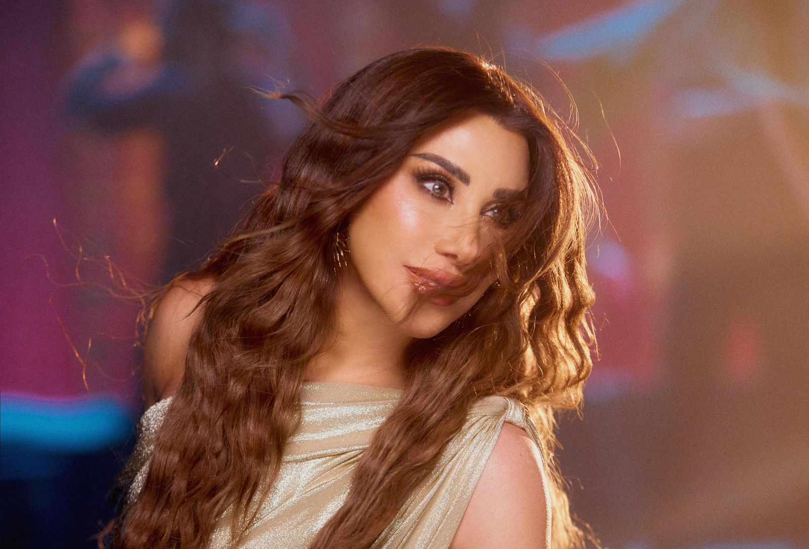 الفنانة نجوي كرم