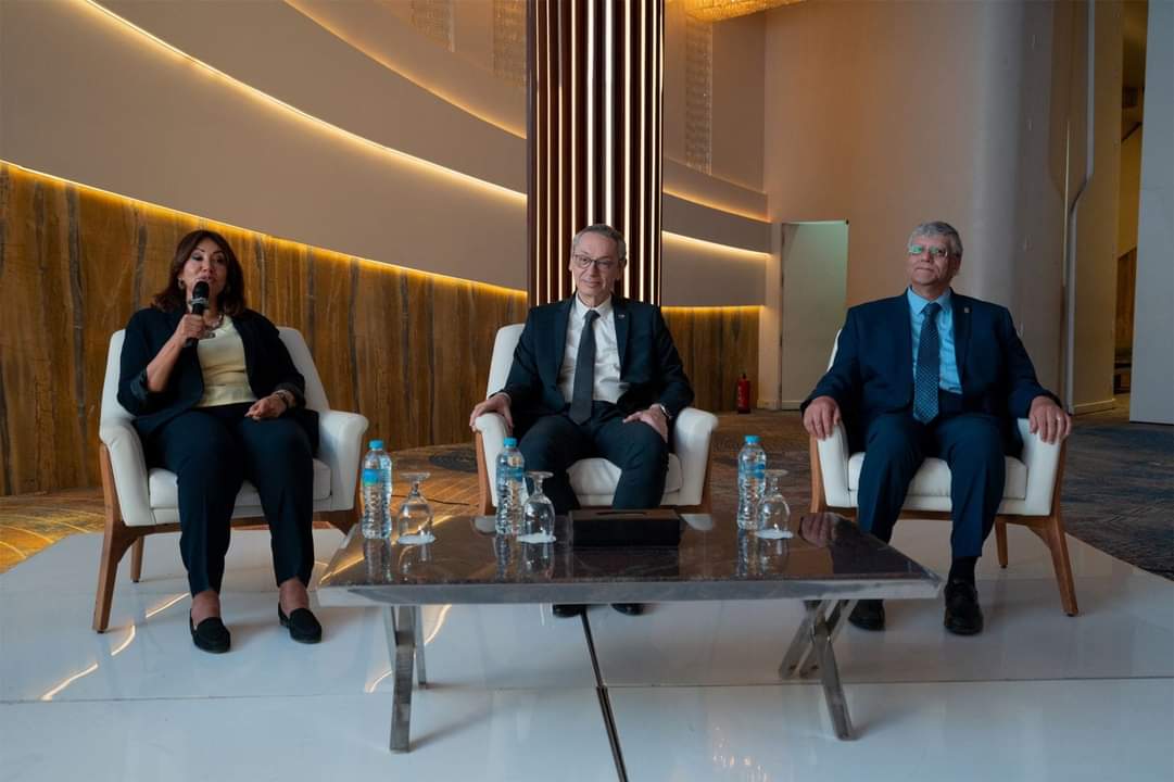 رئيس الجامعة اليابانية يشارك  بندوة جمعية رجال الأعمال بالإسكندرية 