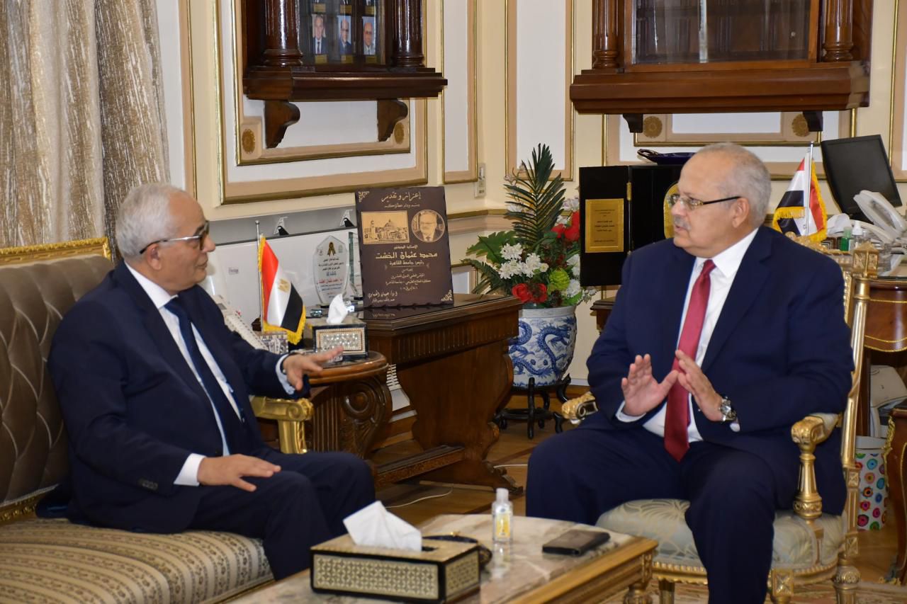 د. الخشت يبحث مع وزير التربية والتعليم سبل التعاون المشترك لتطوير التعليم التكنولوجي وتدريب المعلمين
