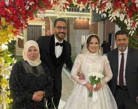 شعبان عبدالحميد يهنئ الدكتور  أحمد سليمان بالزفاف السعيد  