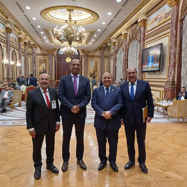 ”صحة الشيوخ” تبحث مع تحديات قطاع المكملات الغذائية