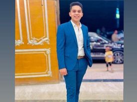 محمود عنتر عزيز يهنئ يوسف محمود لنجاحه بالثانوية العامة