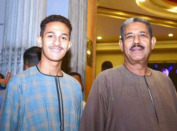 النائب حسين الشندويلى يهنئ نجله عبد الرحيم لنجاحه بالثانوية العامة