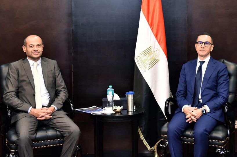 صورة..وزير الاستثمار ورئيس البورصة يستعرضان سبل تعزيز التعاون المشترك لتشجيع الاستثمار بالبورصة المصرية
