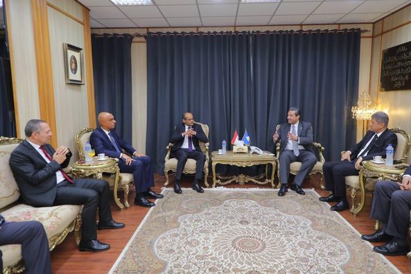 صورة .. محافظ دمياط ورئيس البورصة المصرية يفتتحان الدورة السابعة لمؤتمر البورصة للتنمية