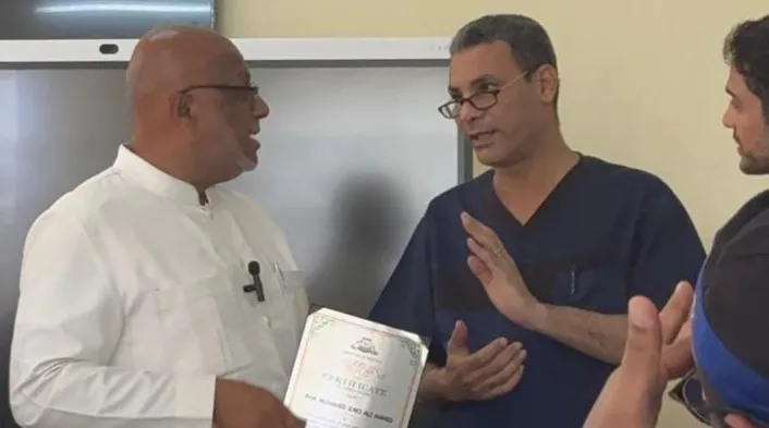  وزير الصحة التنزاني يكرم وفد جامعة أسوان الطبي المشارك في القافلة الطبية لمدينة زنجبار  