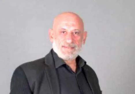  الفنان طارق ريحان 