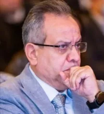 الكاتب حسام كامل
