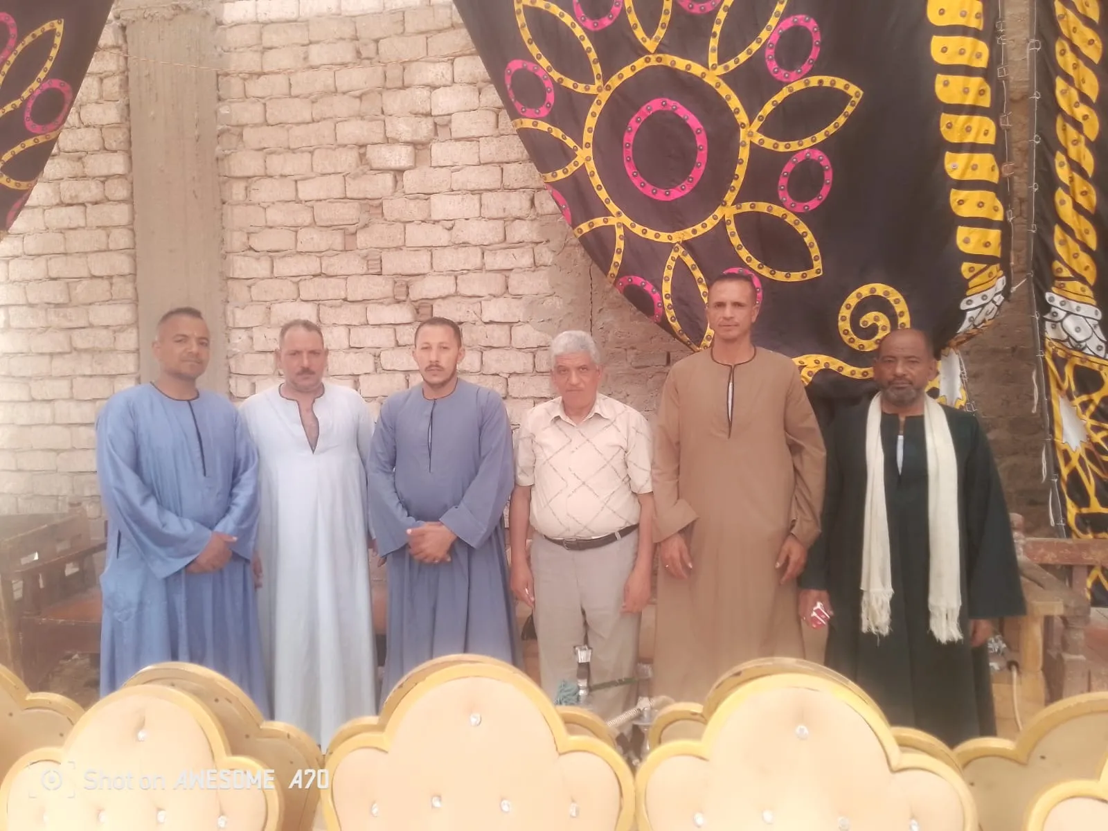 أسرة فرحة الإعلامية ومؤسسة فرحة تتقدم بأصدق التهاني لآل شحاتة وآل الحاج أحمد ببناويط بمناسبة زفاف حسام محمد محمود