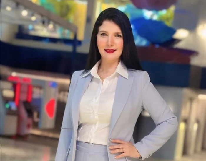 الإعلامية نانسي أحمد 