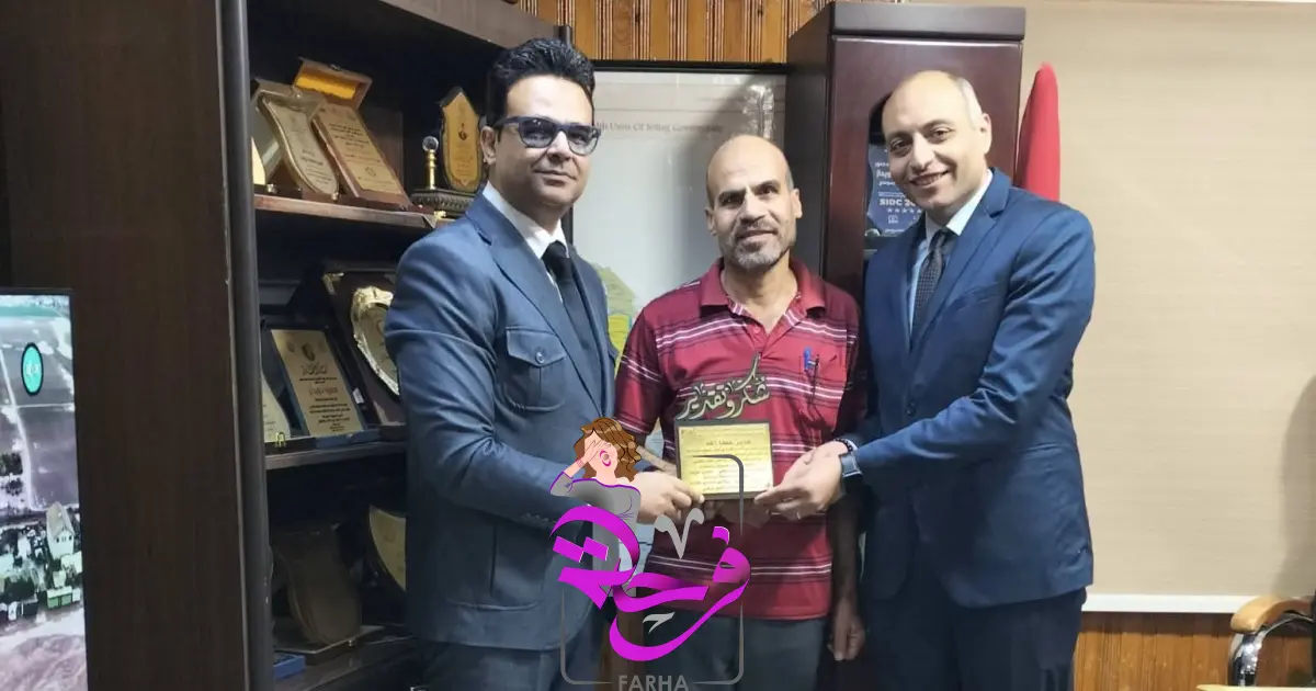 وكيل صحة سوهاج يكرم "الموظف المثالي" لشهر يوليو تقديراً لتميزه وتفانيه
