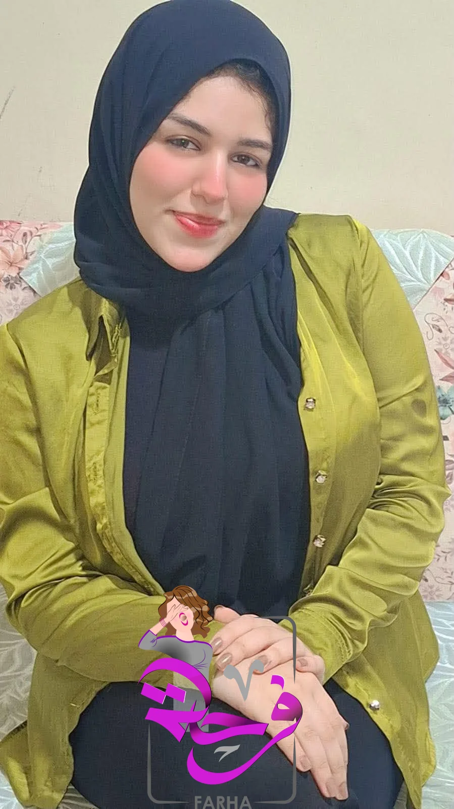 صورة 2 - بالفديو :: وليد أبوعقيل يهنئ الدكتورة عزة محمود محمد أنور بتعيينها معيدة بكلية التربية النوعية بجامعة سوهاج
